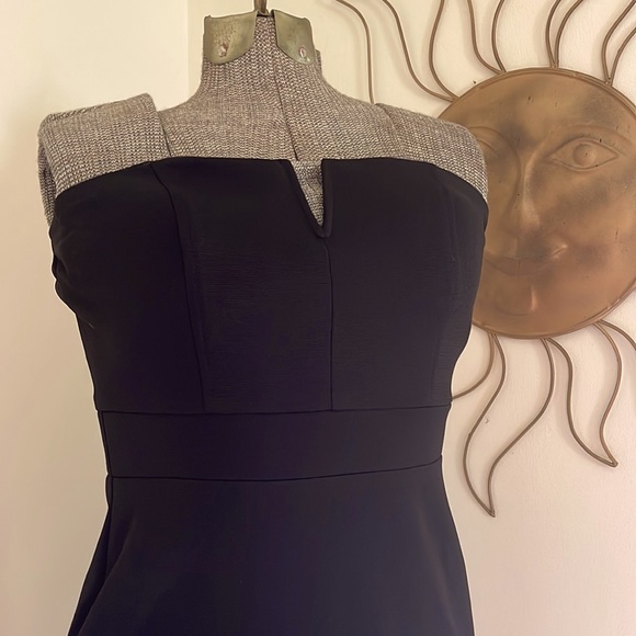 Little Black dress with SEXY V-cut @ the top!! And silver zipper down the back! - Picture 2 of 7